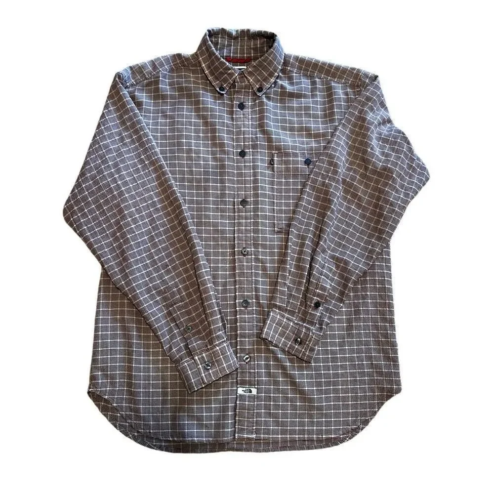 The North Face Plaid Button Down Shirt with Slightly Textured Fabric. Sz M.